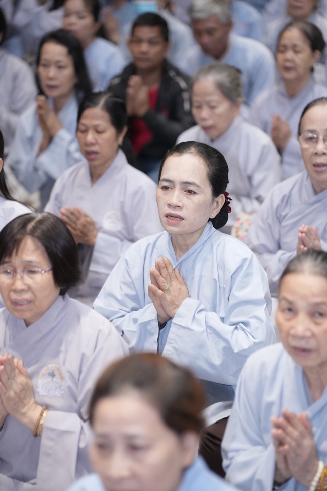 KHÓA TU NIỆM PHẬT MỘT NGÀY.