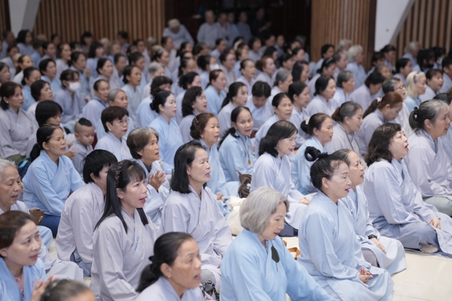 KHÓA TU NIỆM PHẬT MỘT NGÀY.