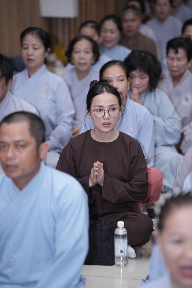 KHÓA TU NIỆM PHẬT MỘT NGÀY.