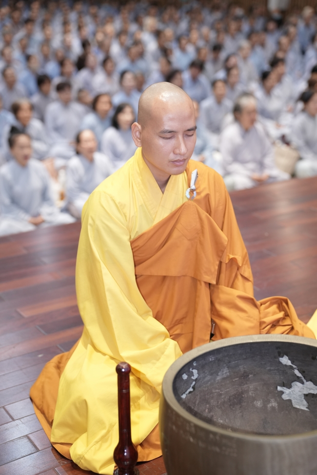 KHÓA TU NIỆM PHẬT MỘT NGÀY.