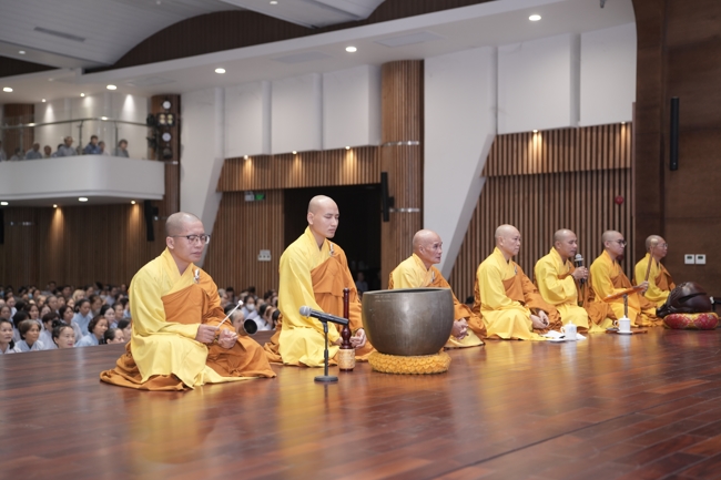 KHÓA TU NIỆM PHẬT MỘT NGÀY.