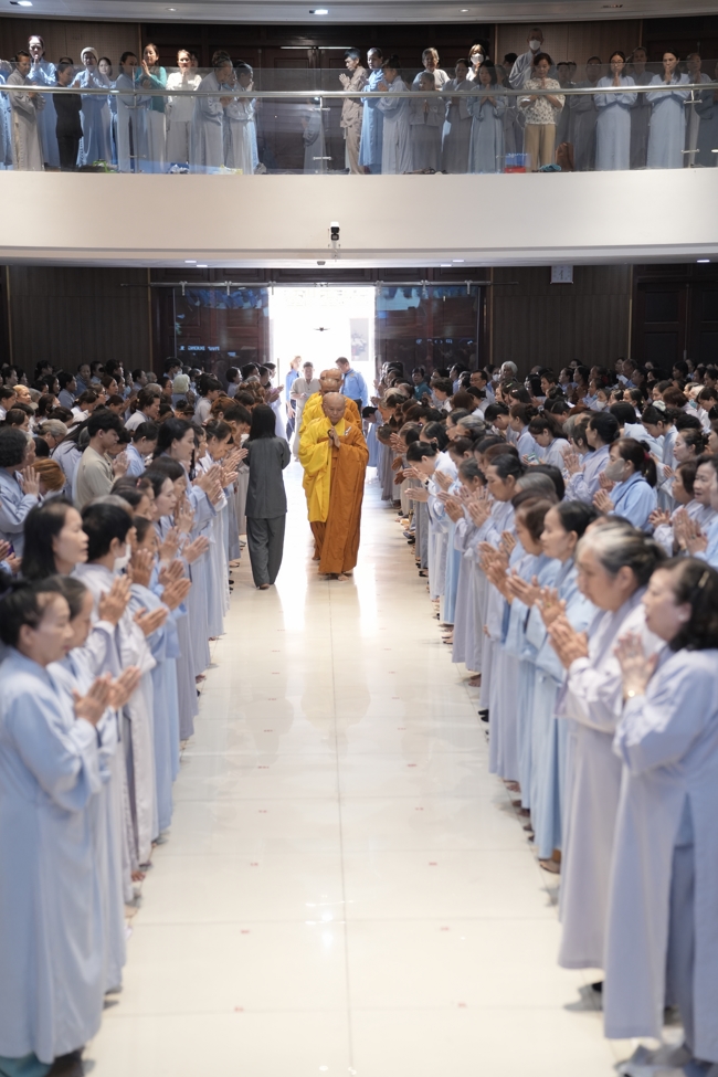 KHÓA TU NIỆM PHẬT MỘT NGÀY.
