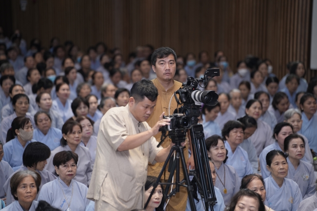 KHÓA TU NIỆM PHẬT MỘT NGÀY.