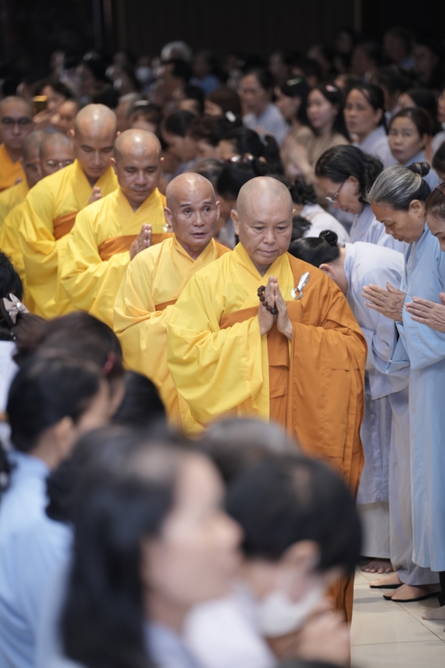 KHÓA TU NIỆM PHẬT MỘT NGÀY.