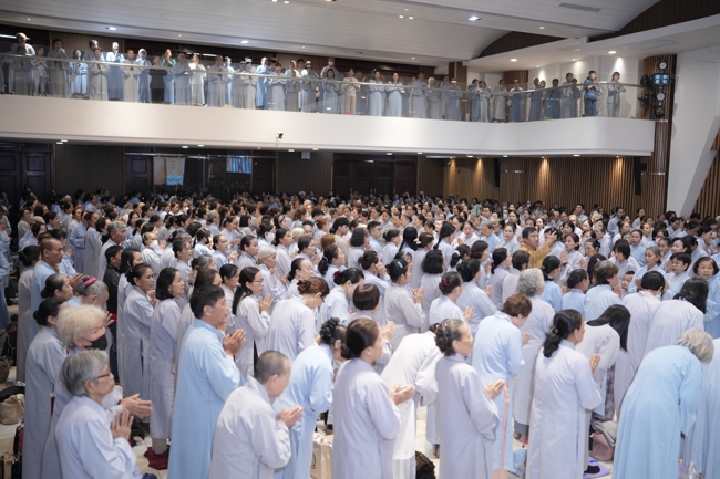 KHÓA TU NIỆM PHẬT MỘT NGÀY.