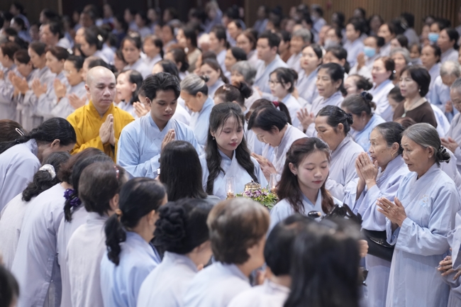 KHÓA TU NIỆM PHẬT MỘT NGÀY.