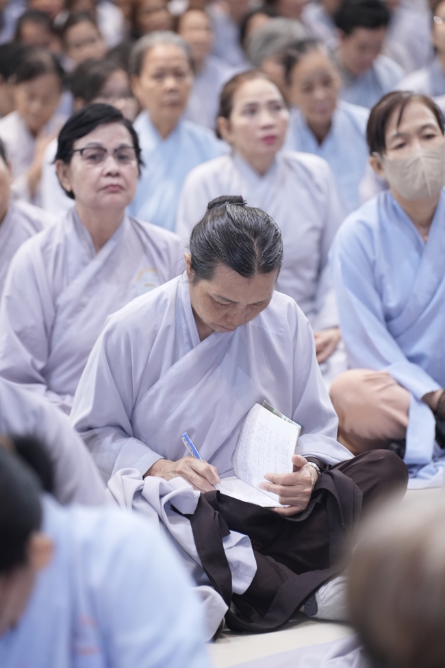 KHÓA TU NIỆM PHẬT MỘT NGÀY.