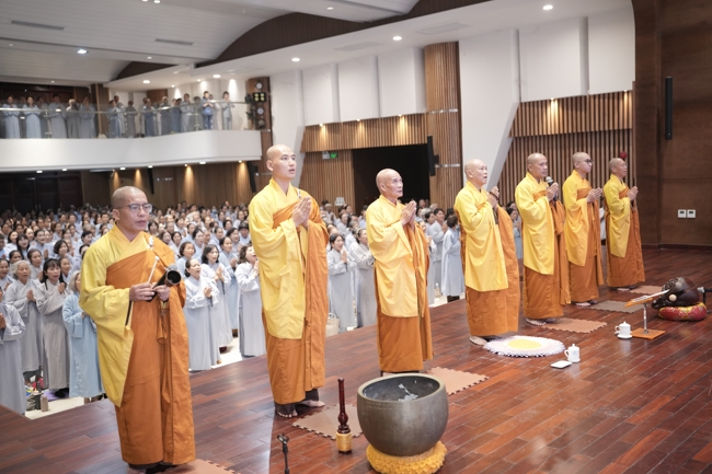 KHÓA TU NIỆM PHẬT MỘT NGÀY.