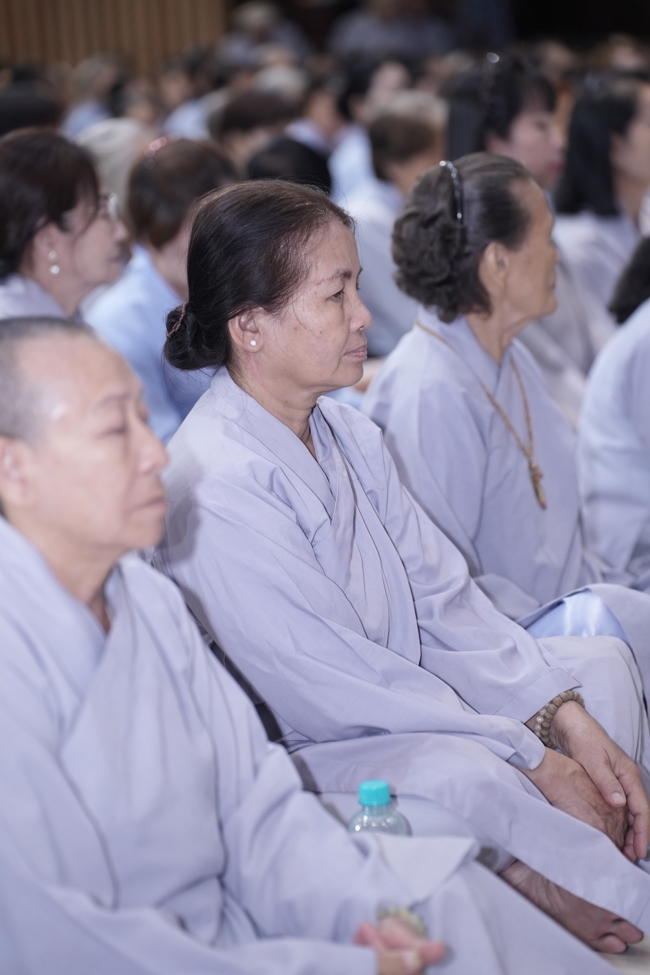 KHÓA TU NIỆM PHẬT MỘT NGÀY.