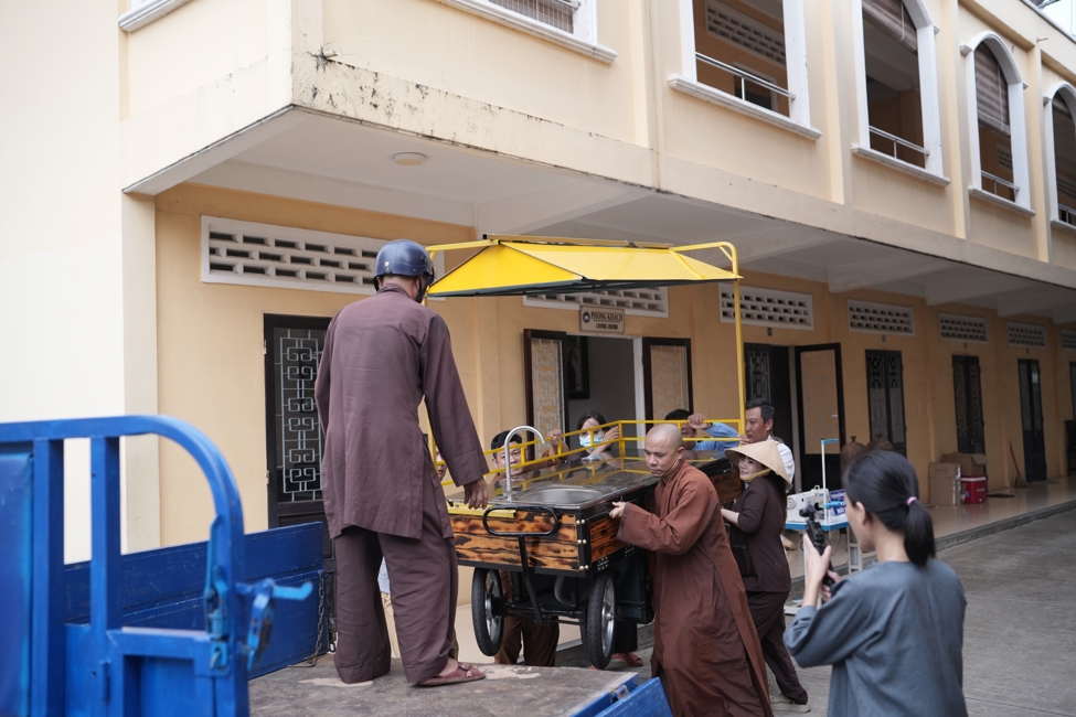 Chương trình từ thiện “Phương tiện nghĩa tình”.