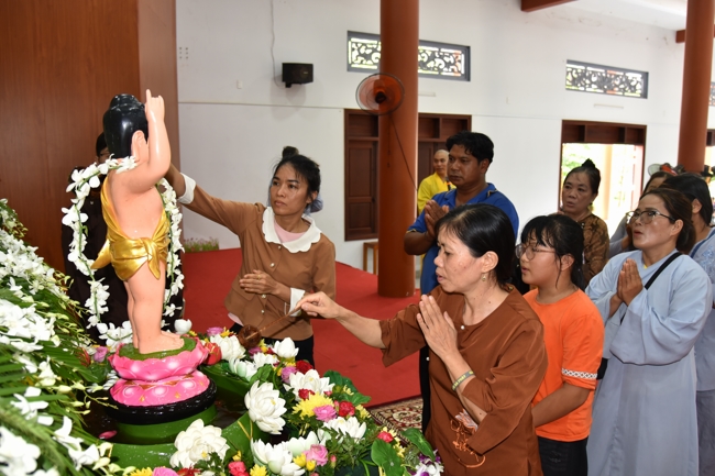 CHÙA ĐĂNG PHÁP (TP. ĐỒNG NAI): KÍNH MỪNG ĐẠI LỄ PHẬT ĐẢN PL.2570-DL.2026.