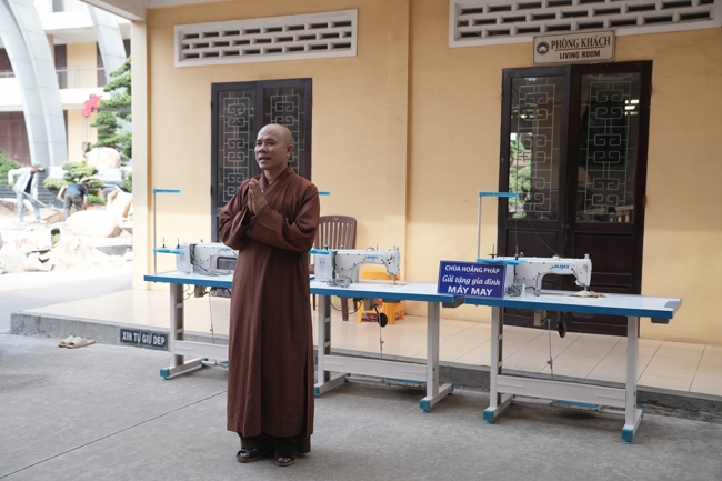 Chương trình từ thiện “Phương tiện nghĩa tình”.