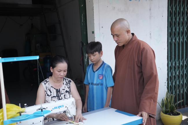 Chương trình từ thiện “Phương tiện nghĩa tình”.