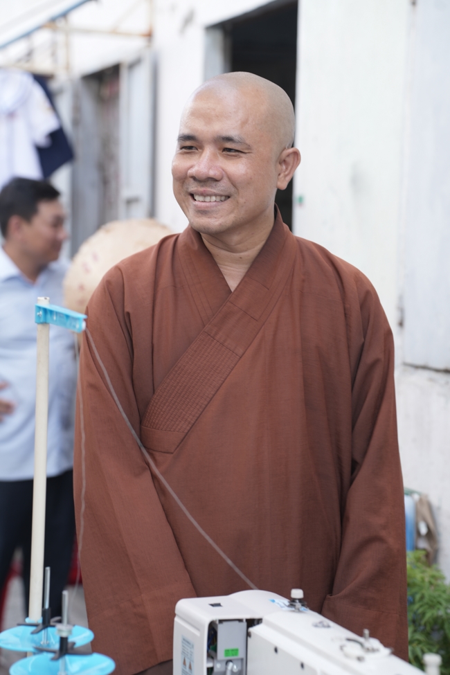 Chương trình từ thiện “Phương tiện nghĩa tình”.