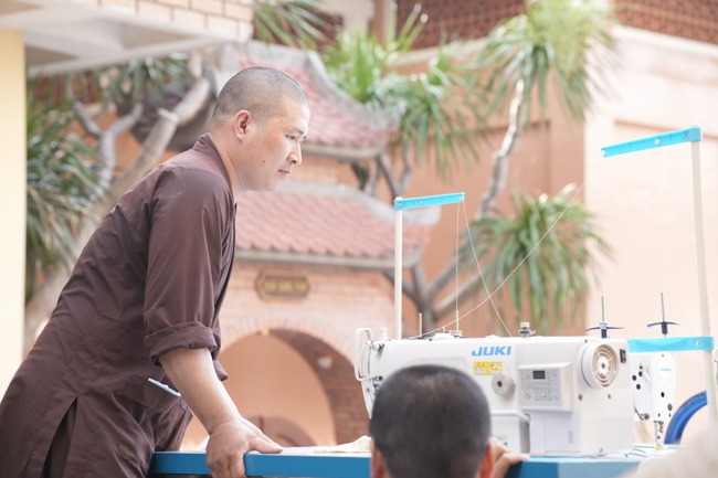 Chương trình từ thiện “Phương tiện nghĩa tình”.