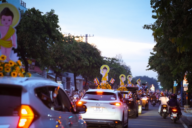 Parade with floats celebrating for the Buddha Birthday 2026