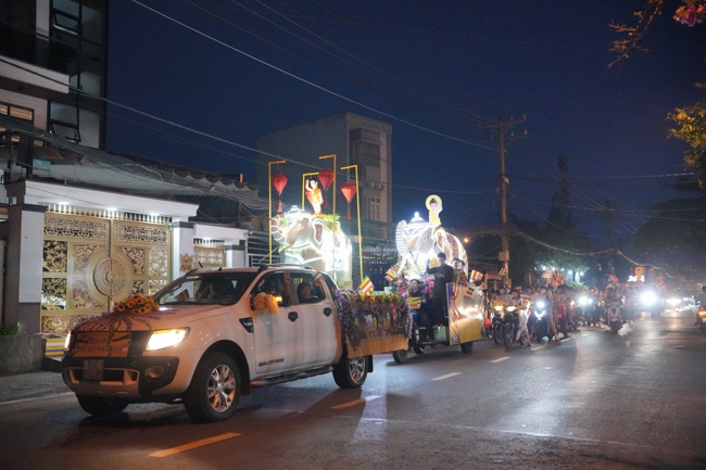 Parade with floats celebrating for the Buddha Birthday 2026