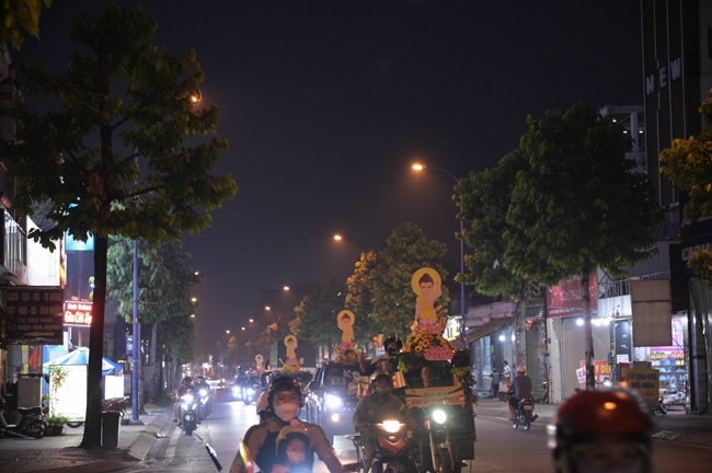 Parade with floats celebrating for the Buddha Birthday 2026