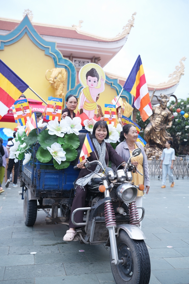 Parade with floats celebrating for the Buddha Birthday 2026
