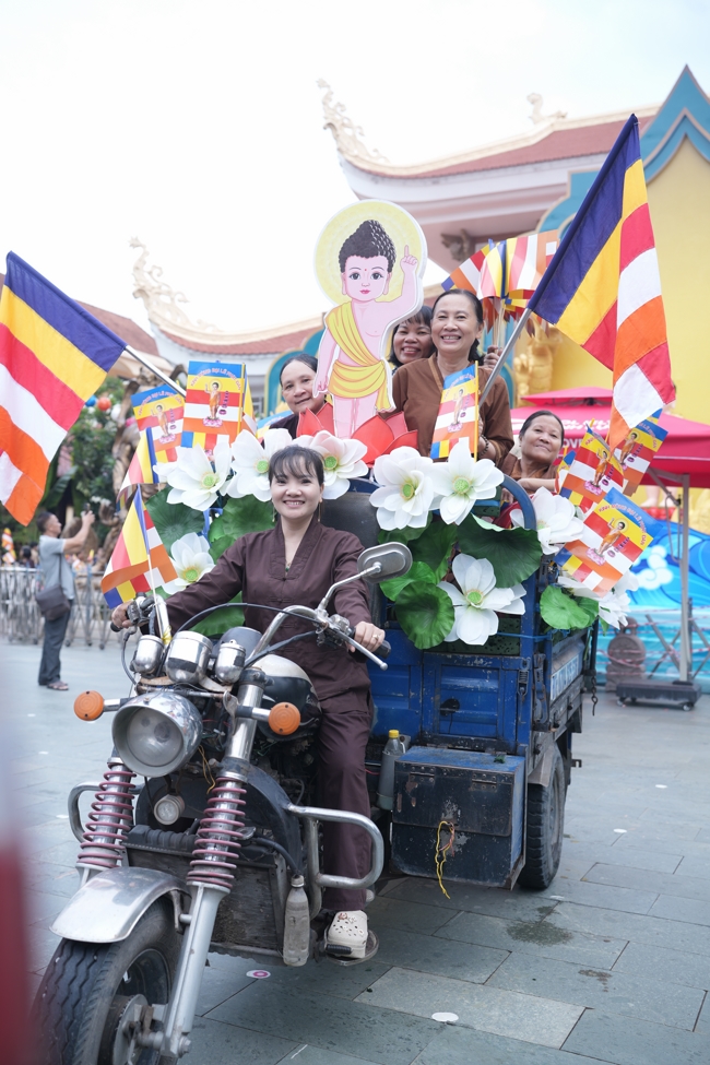 Parade with floats celebrating for the Buddha Birthday 2026