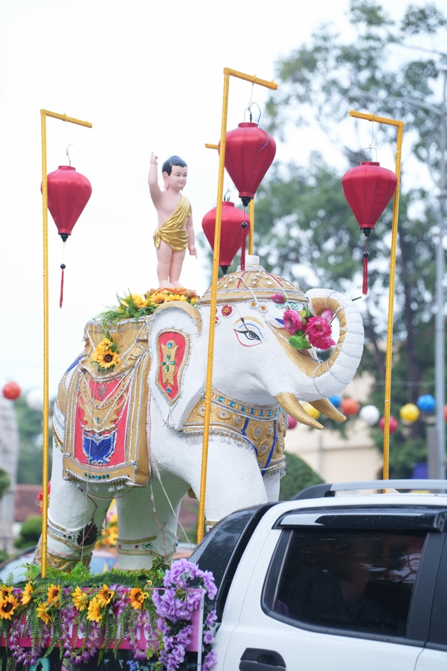Parade with floats celebrating for the Buddha Birthday 2026