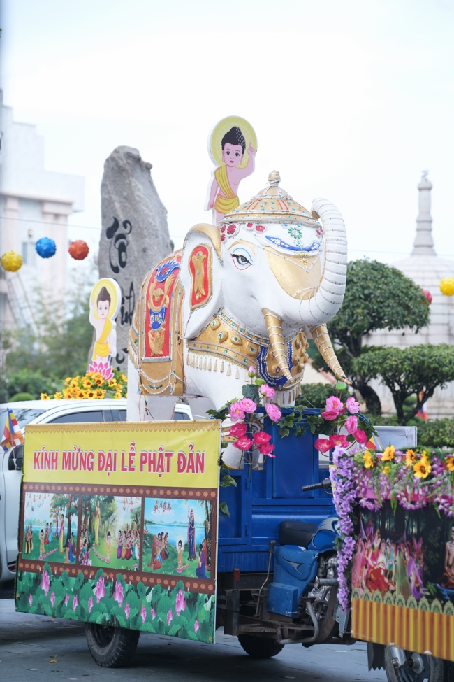 Parade with floats celebrating for the Buddha Birthday 2026