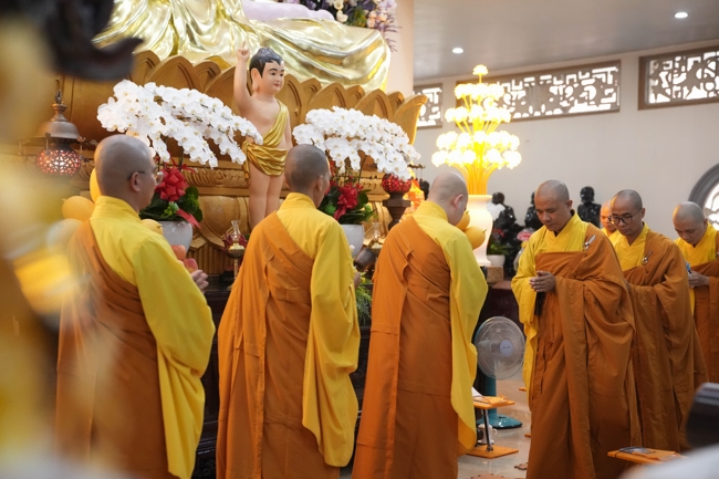 Lễ cầu nguyện mùa thi năm học 2026 | Chùa Hoằng Pháp.