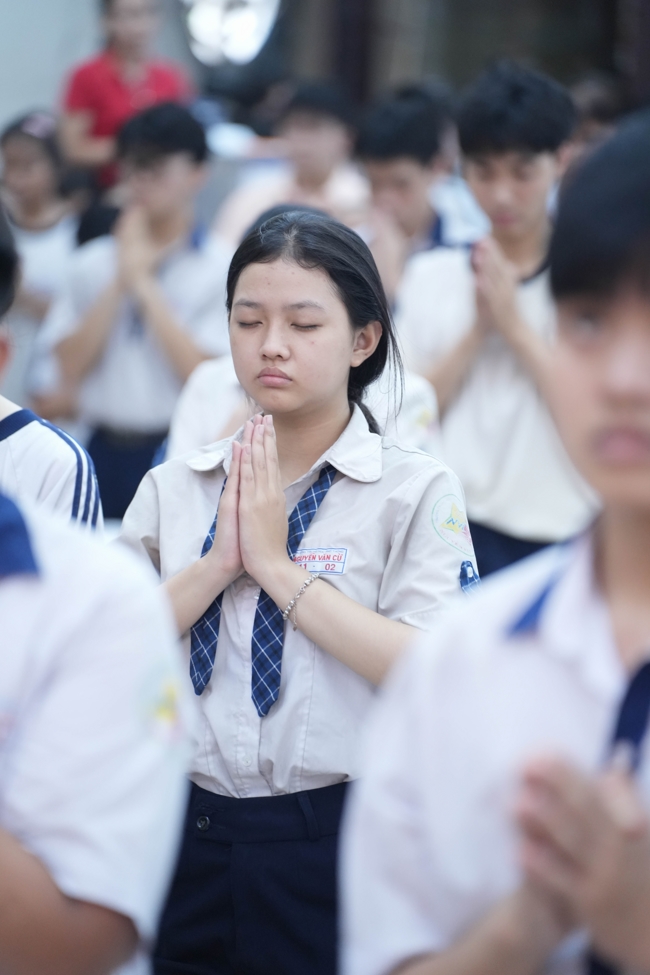 Lễ cầu nguyện mùa thi năm học 2026 | Chùa Hoằng Pháp.