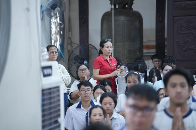 Lễ cầu nguyện mùa thi năm học 2026 | Chùa Hoằng Pháp.