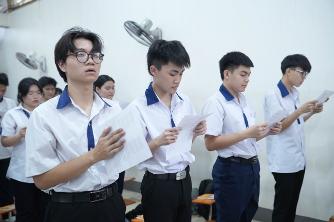 Lễ cầu nguyện mùa thi năm học 2026 | Chùa Hoằng Pháp.
