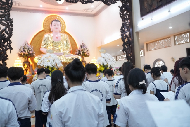 Lễ cầu nguyện mùa thi năm học 2026 | Chùa Hoằng Pháp.