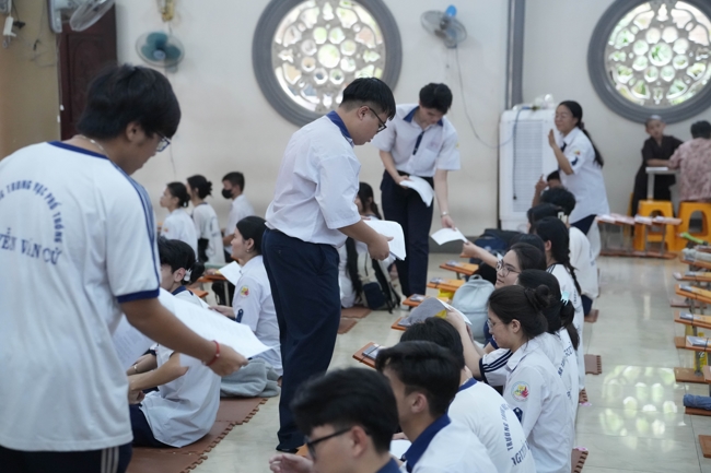 Lễ cầu nguyện mùa thi năm học 2026 | Chùa Hoằng Pháp.