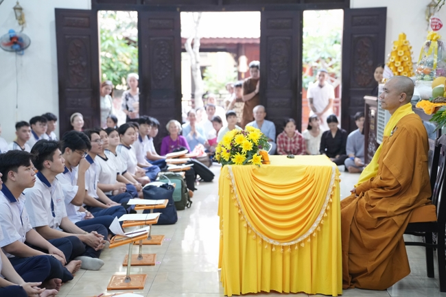 Lễ cầu nguyện mùa thi năm học 2026 | Chùa Hoằng Pháp.