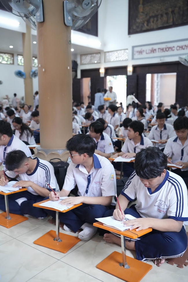 Lễ cầu nguyện mùa thi năm học 2026 | Chùa Hoằng Pháp.