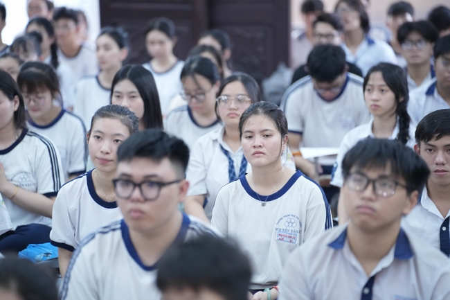Lễ cầu nguyện mùa thi năm học 2026 | Chùa Hoằng Pháp.