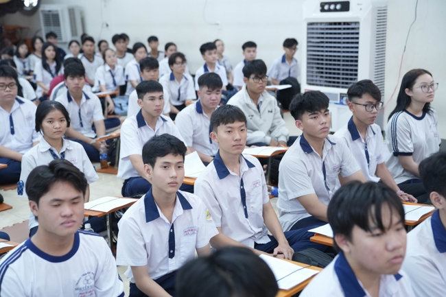Lễ cầu nguyện mùa thi năm học 2026 | Chùa Hoằng Pháp.