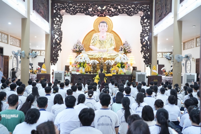 Lễ cầu nguyện mùa thi năm học 2026 | Chùa Hoằng Pháp.