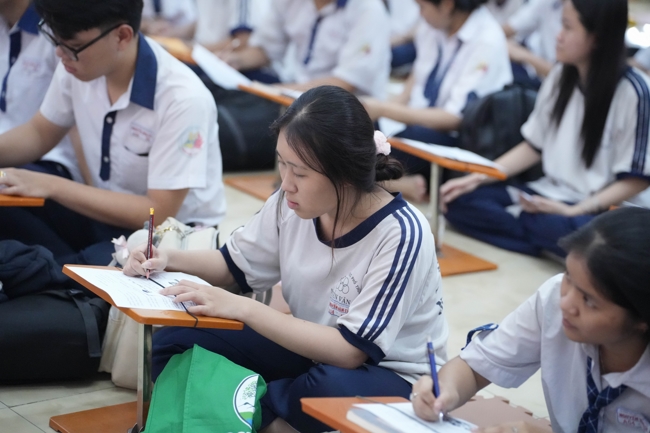 Lễ cầu nguyện mùa thi năm học 2026 | Chùa Hoằng Pháp.