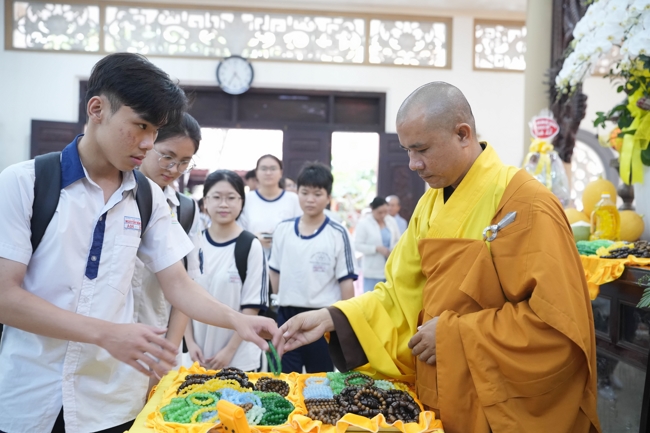 Lễ cầu nguyện mùa thi năm học 2026 | Chùa Hoằng Pháp.