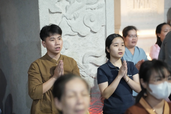LỄ SÁM HỐI - CHÙA HOẰNG PHÁP.