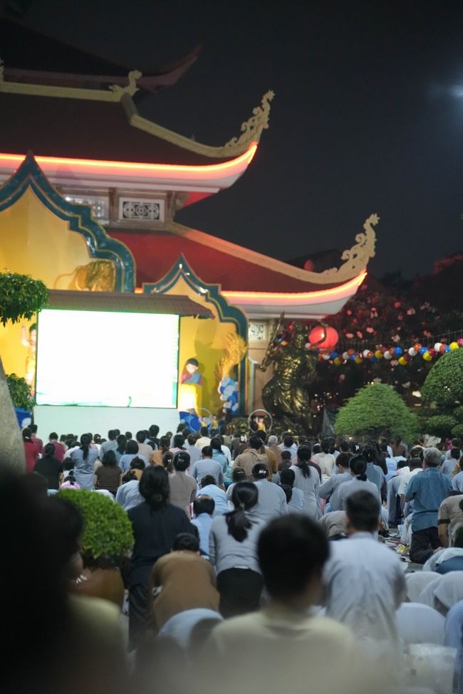 LỄ SÁM HỐI - CHÙA HOẰNG PHÁP.