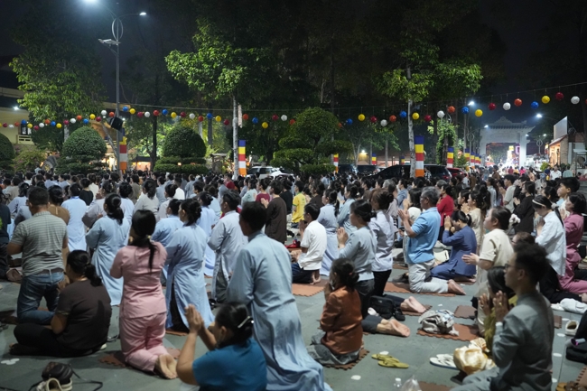 LỄ SÁM HỐI - CHÙA HOẰNG PHÁP.