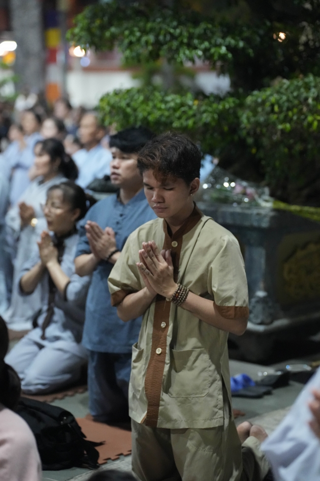 LỄ SÁM HỐI - CHÙA HOẰNG PHÁP.