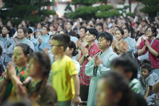 LỄ SÁM HỐI - CHÙA HOẰNG PHÁP.