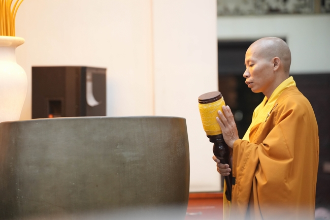 LỄ SÁM HỐI - CHÙA HOẰNG PHÁP.