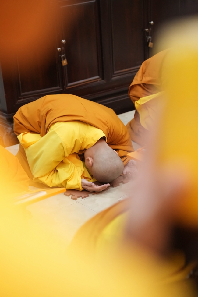 LỄ SÁM HỐI - CHÙA HOẰNG PHÁP.