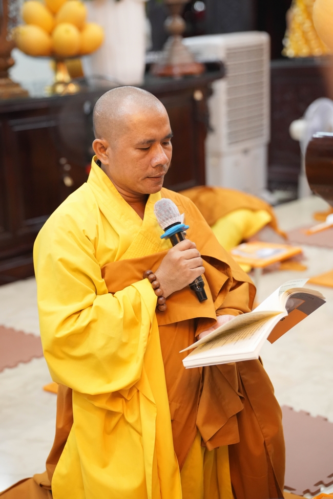 LỄ SÁM HỐI - CHÙA HOẰNG PHÁP.