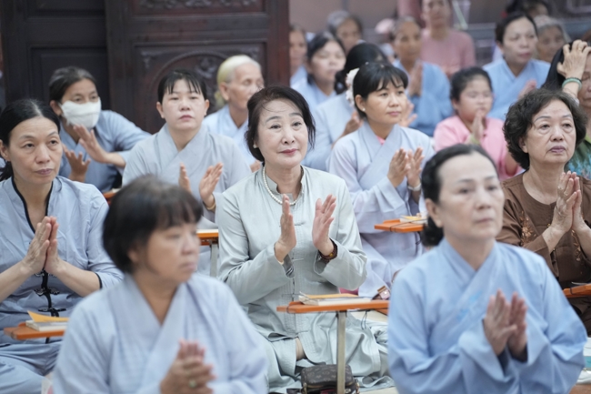 LỄ SÁM HỐI - CHÙA HOẰNG PHÁP.