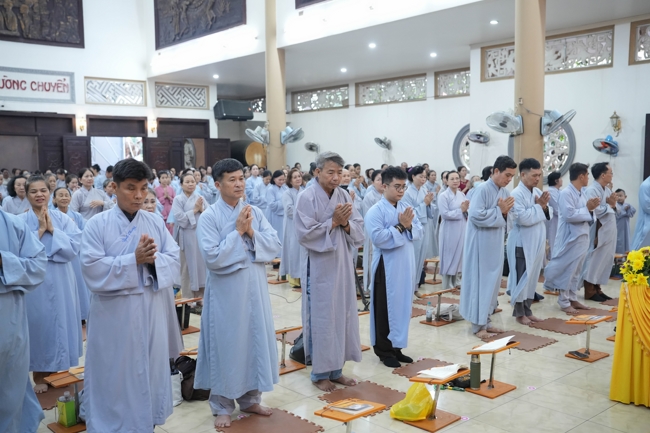 LỄ SÁM HỐI - CHÙA HOẰNG PHÁP.