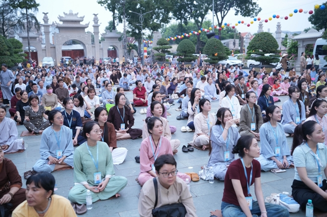 LỄ SÁM HỐI - CHÙA HOẰNG PHÁP.